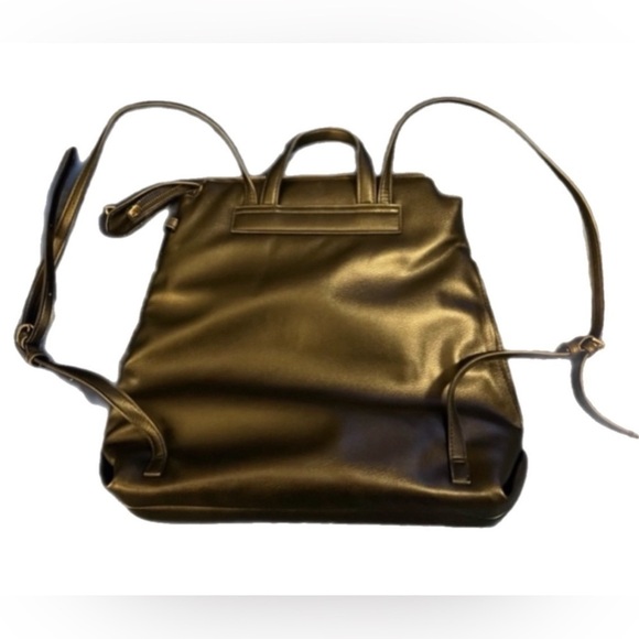 Black Leather Backpack Bag in Excellent Condition - Picture 2 of 16